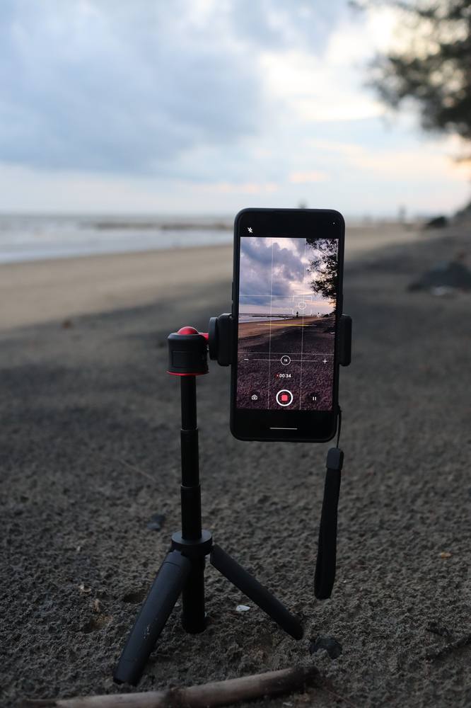 1.7m extended selfie stick tripod with fill light