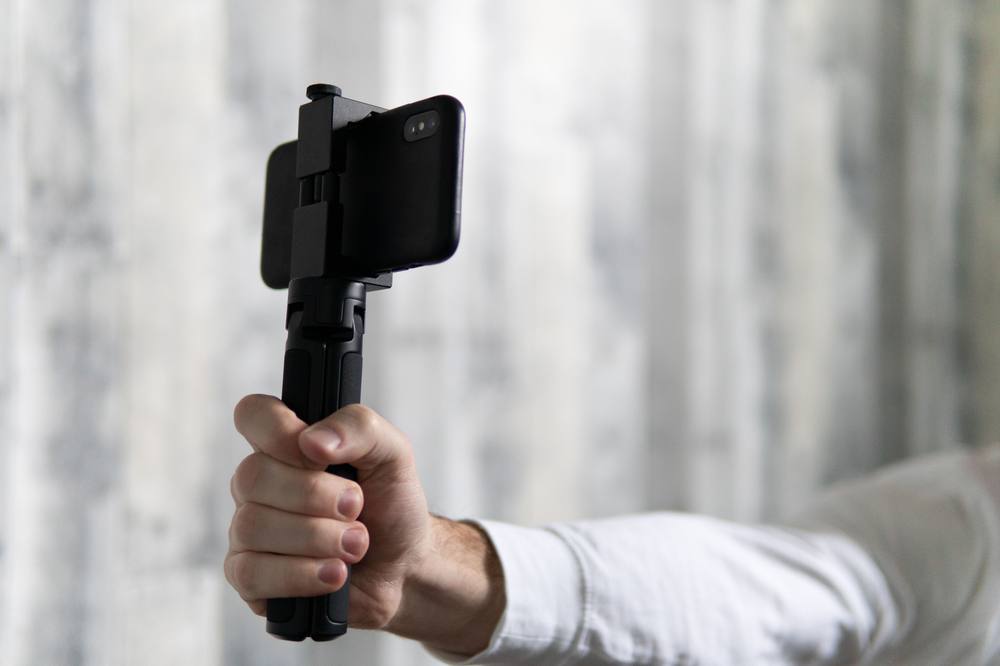 Oraimo Flowmotion smart face-tracking gimbal