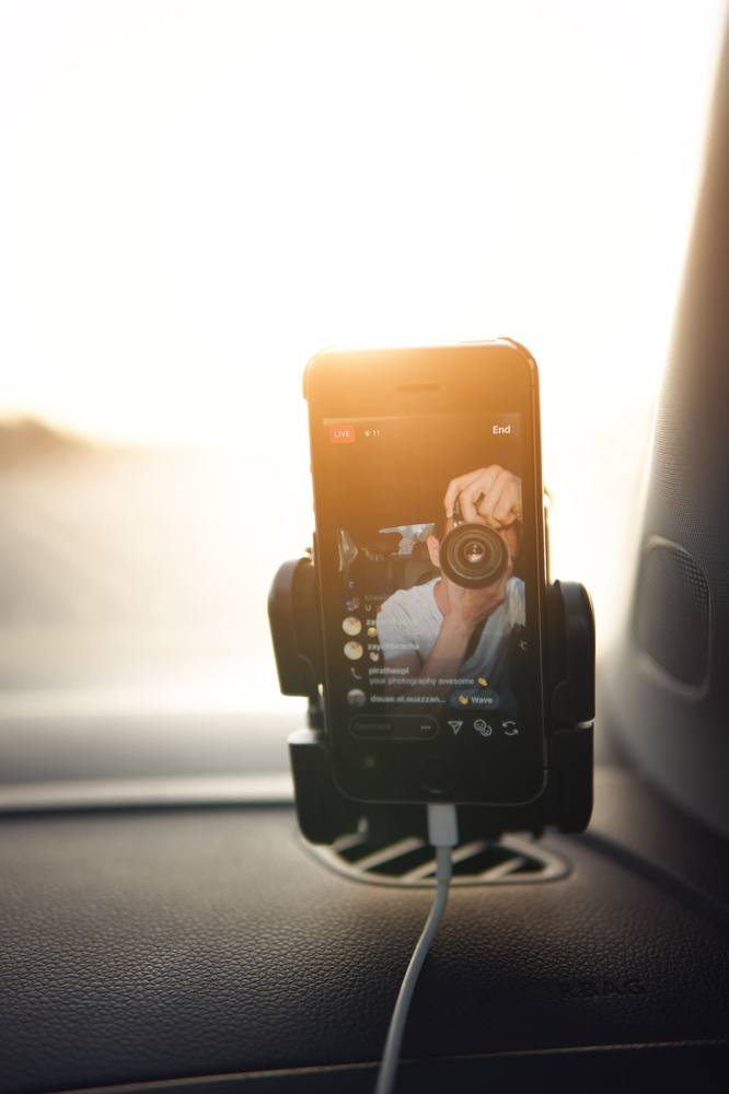 Yesido C269 telescopic car phone mount